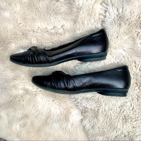 Clarks Black Leather Flats - Picture 1 of 3